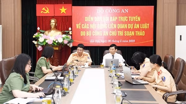 Giải đáp những vấn đề “nóng” về dự án Luật Trật tự, an toàn giao thông đường bộ