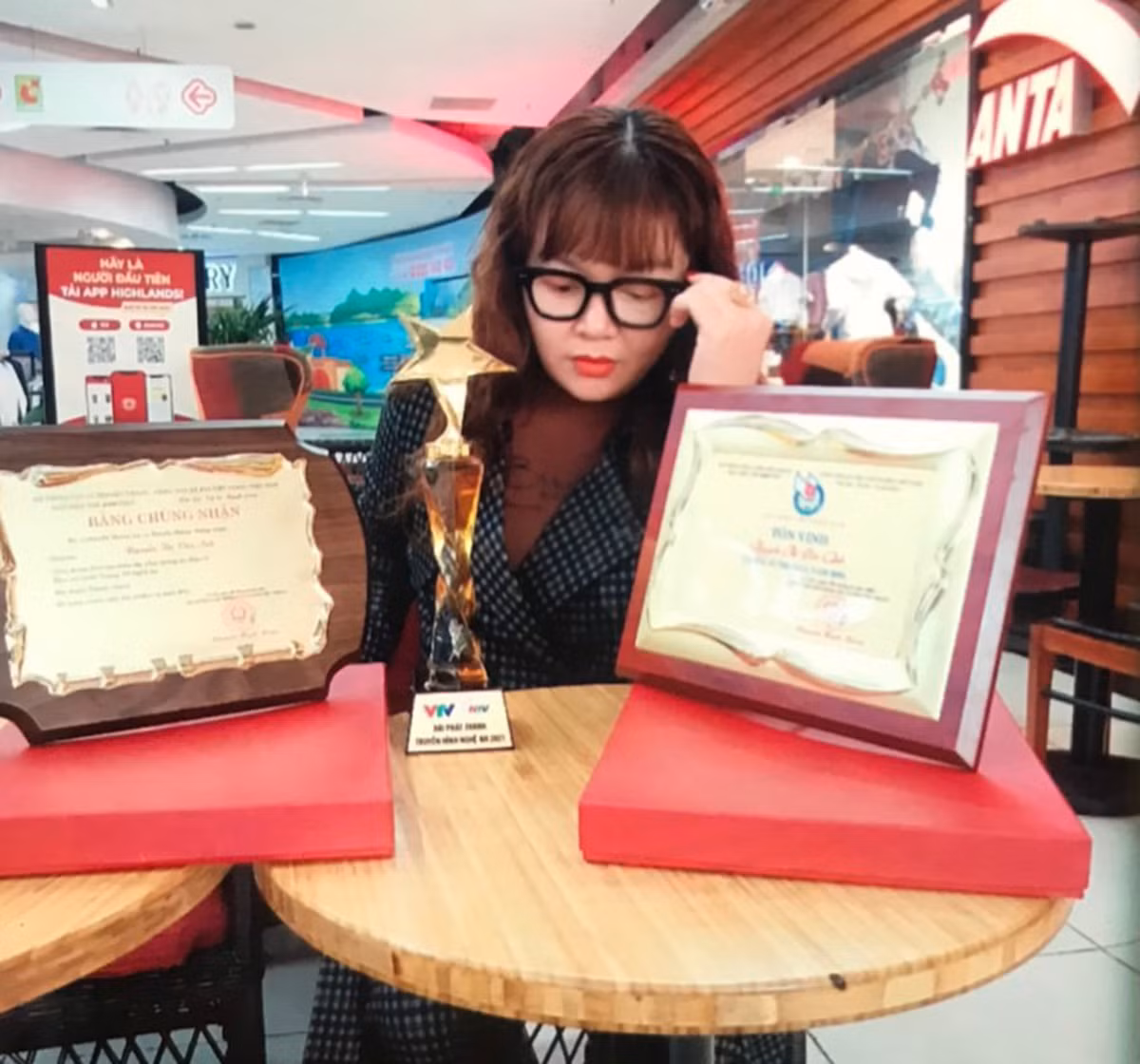 Nhà báo “dỏm” và cú lừa tiền tỉ -0