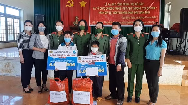 Những bông hoa khoe sắc trong vườn hoa đẹp ảnh 3