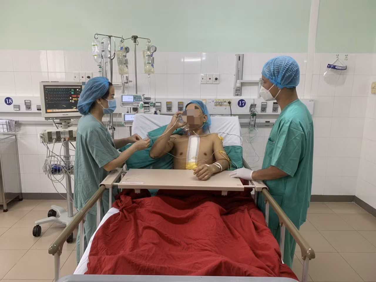 Chạy đua thời gian thực hiện ca ghép tim xuyên Việt -0