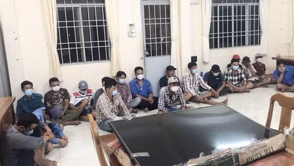 Ngựa quen đường cũ, biến nhà riêng thành tụ điểm đá gà