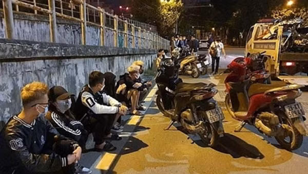 Công an TP Hồ Chí Minh trắng đêm dẹp “bão” ảnh 14