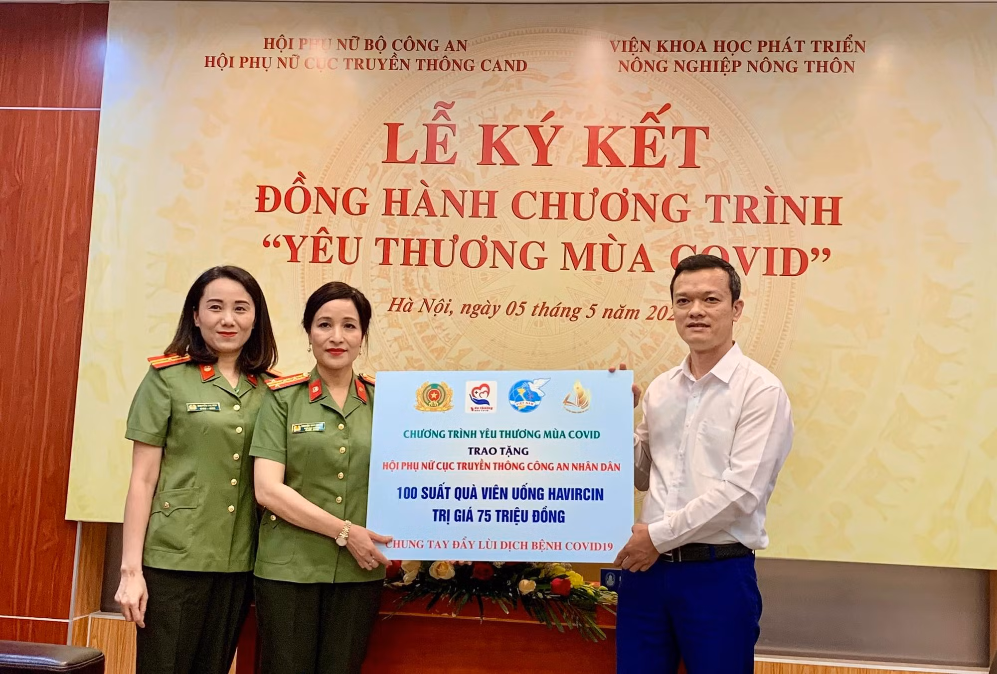 Lan tỏa “Yêu thương mùa COVID-19” trong đại dịch -0