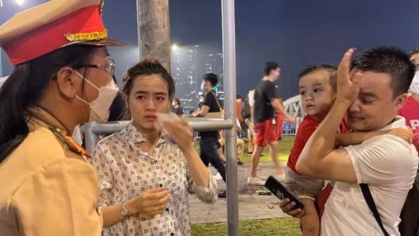 Công an huyện Mộc Châu tìm thấy người thân cho cháu bé đi lạc ảnh 2