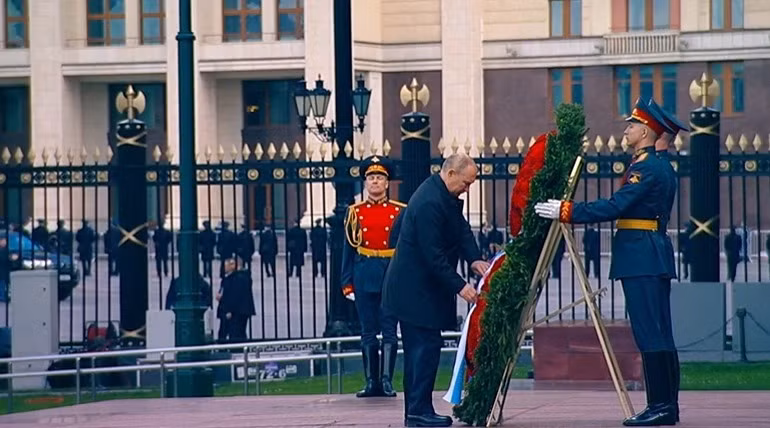 Nga hủy phần duyệt binh trên không ở Moscow -0