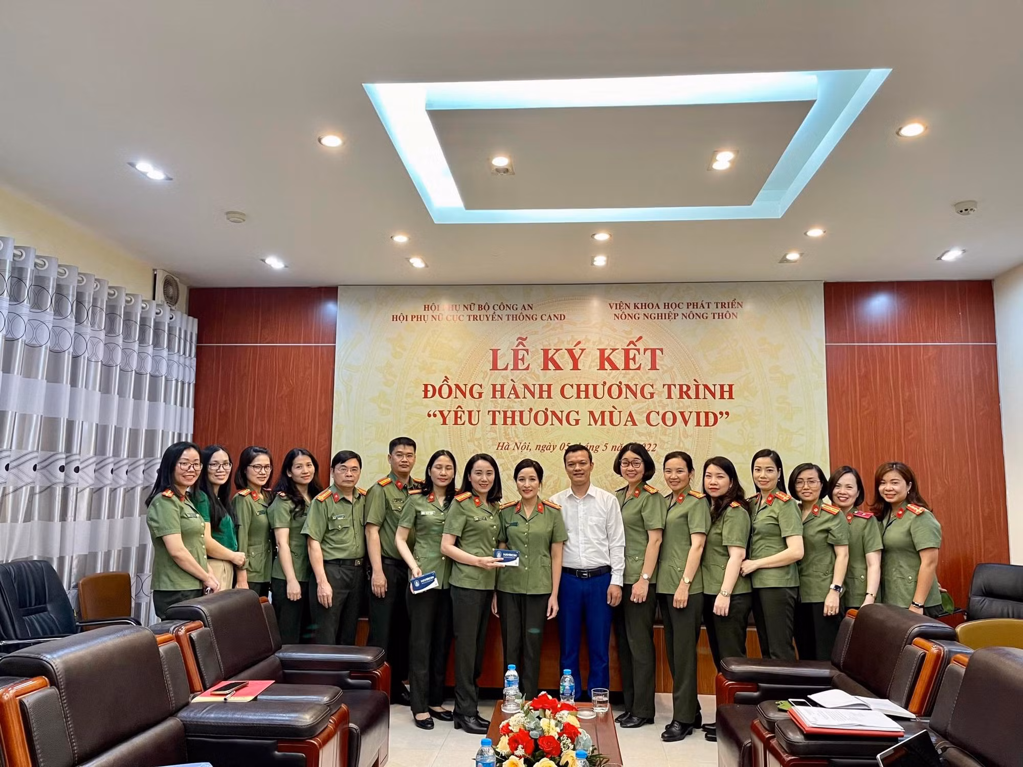 Lan tỏa “Yêu thương mùa COVID-19” trong đại dịch -0