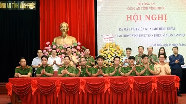 Vĩnh Phúc: Hình ảnh về những chiến sĩ áo vàng đẹp mãi trong lòng dân ảnh 7