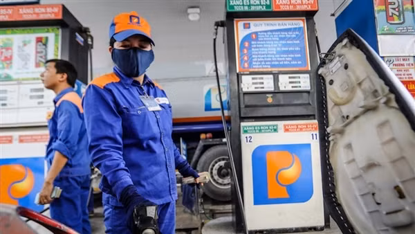 Xăng tăng giá từ 15h chiều nay 4/5