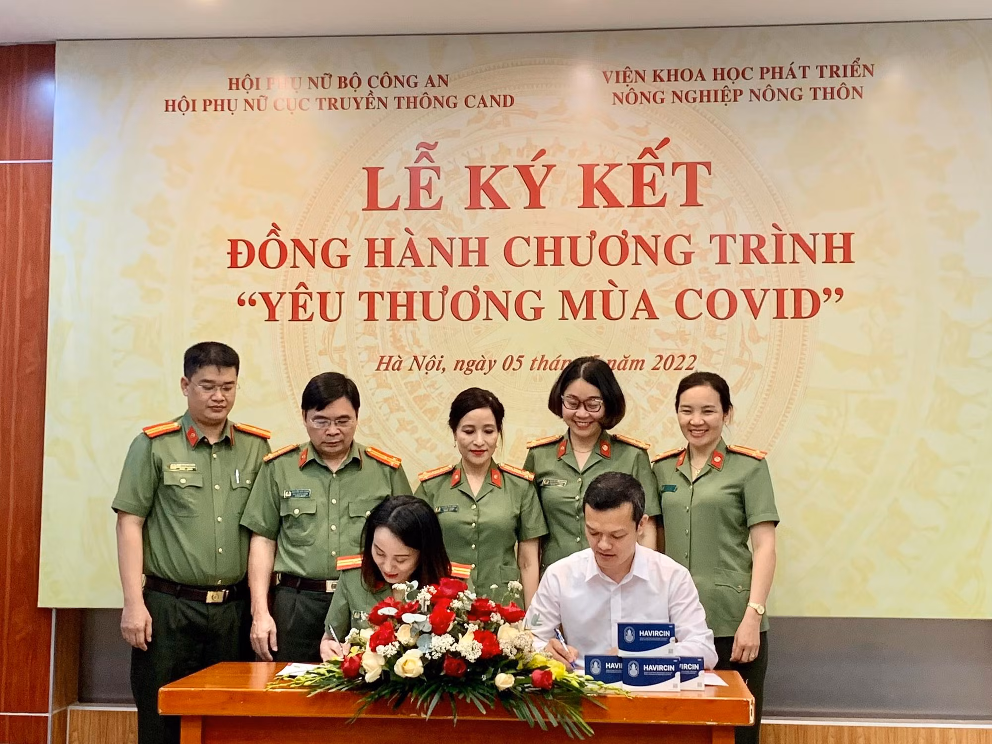 Lan tỏa “Yêu thương mùa COVID-19” trong đại dịch -0