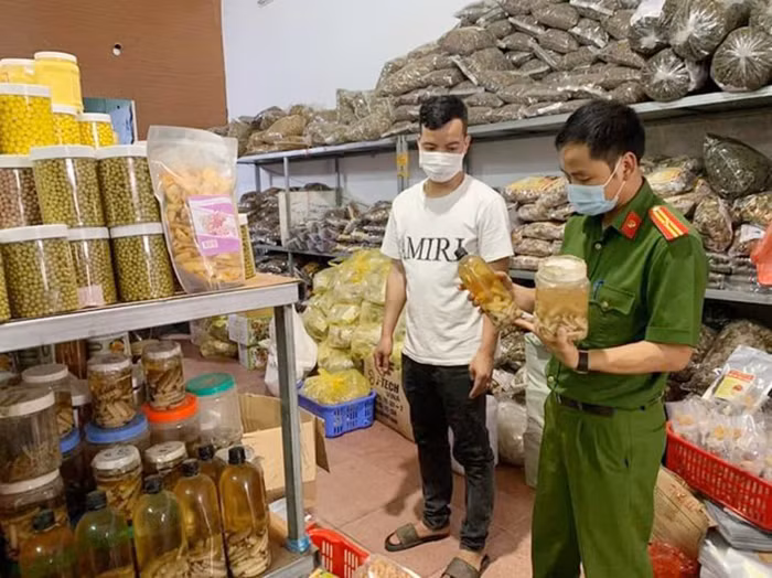 Đừng mất mạng vì tin “lang băm” trên mạng -0