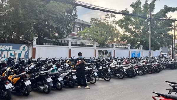Công an TP Hồ Chí Minh trắng đêm dẹp “bão” ảnh 15