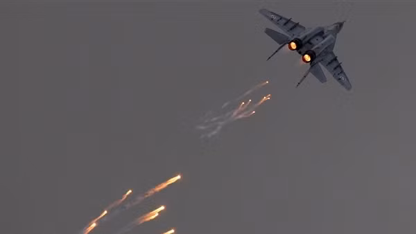Phi công Nga bắn rơi MiG-29 Ukraine trong trận không chiến ở miền Đông