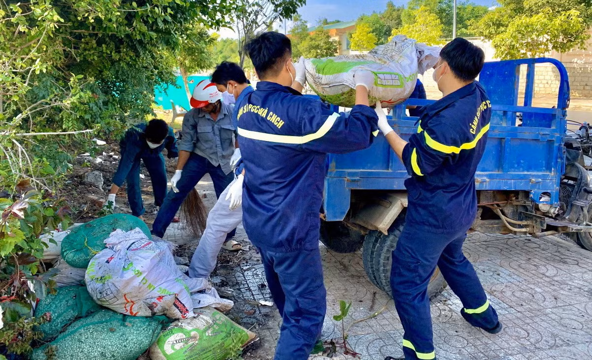 Tuổi trẻ Cảnh sát chữa cháy Khánh Hòa thực hiện chương trình 