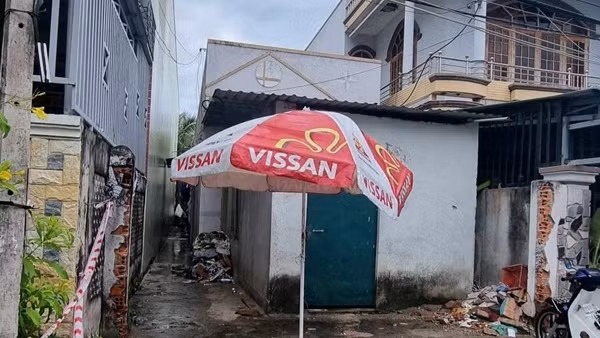 Người đàn ông tử vong trong phòng trọ với tư thế treo cổ