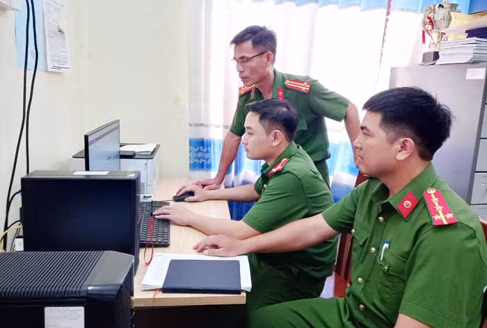 Bảo đảm trật tự bên cửa biển Đà Nông -0