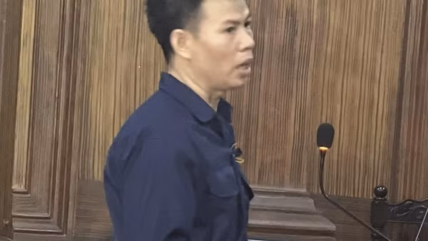 Mượn cớ cần tiền mổ tim cho mẹ để vay tiền chơi "đỏ đen"
