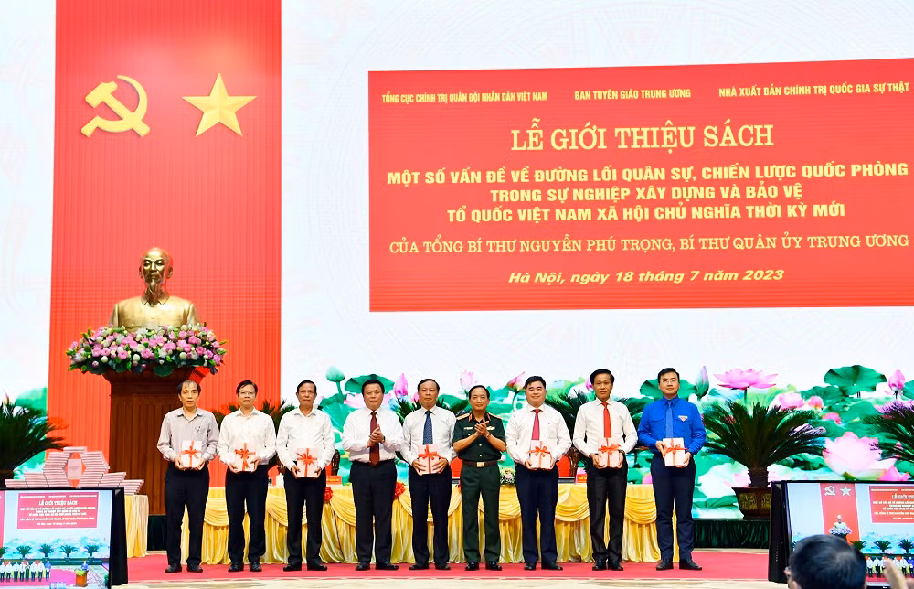 Ra mắt cuốn sách của Tổng Bí thư về đường lối quân sự, quốc phòng -0
