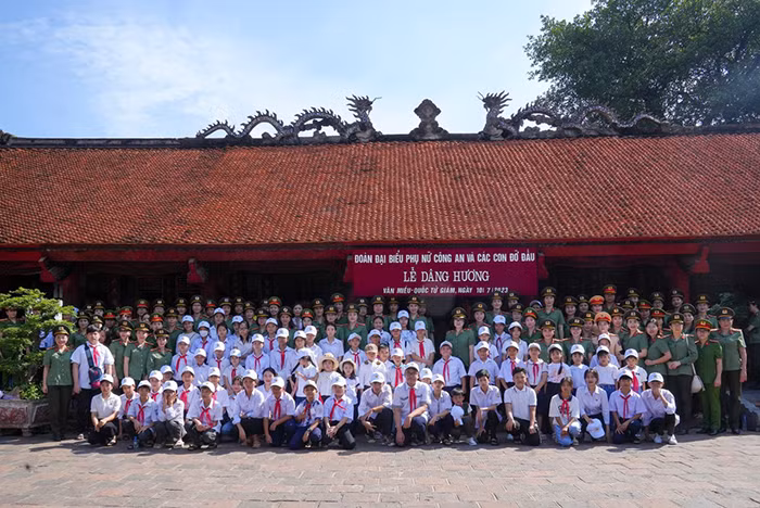 Tiếp tục huy động sức mạnh tổng hợp thực hiện chương trình “Mẹ đỡ đầu” -1