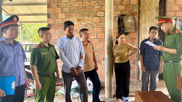 2 đối tượng khai thác vàng sa khoáng bán cho tiệm vàng kiếm lời