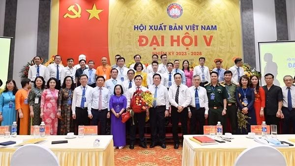 Xây dựng ngành Xuất bản thành ngành kinh tế-công nghệ phát triển toàn diện, vững chắc