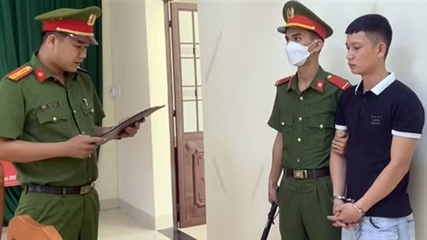 Làm giả giấy tờ, mang xe đi bán rồi thuê lại để cầm cố