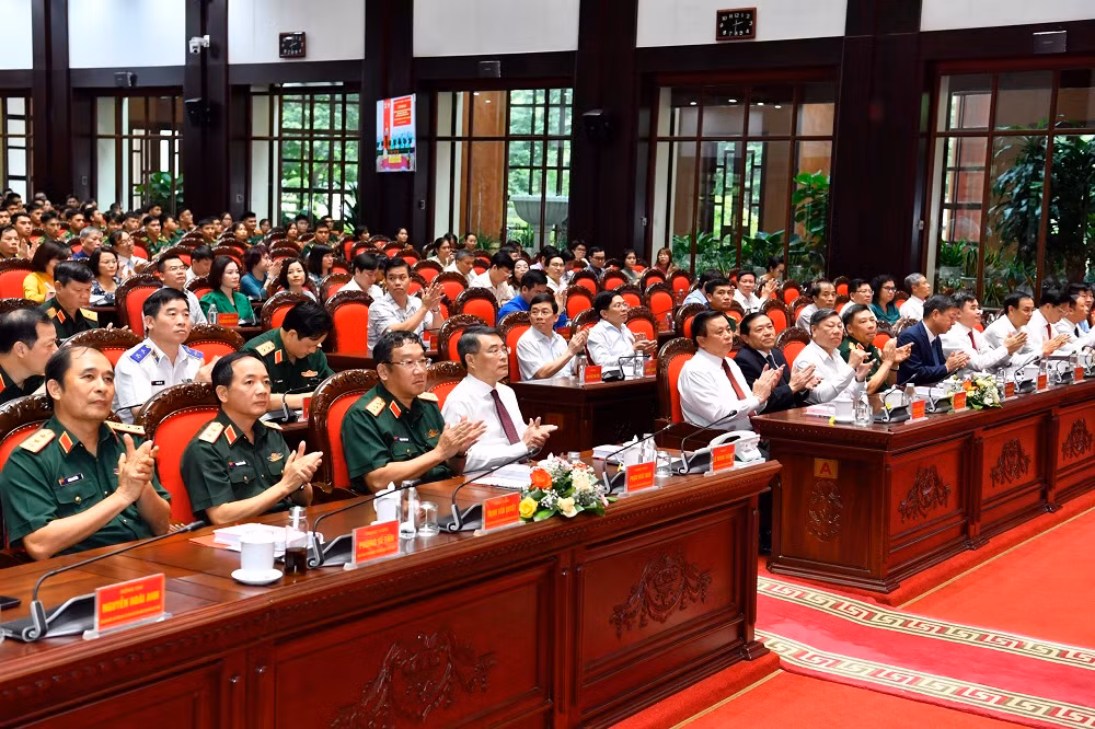 Ra mắt cuốn sách của Tổng Bí thư về đường lối quân sự, quốc phòng -0