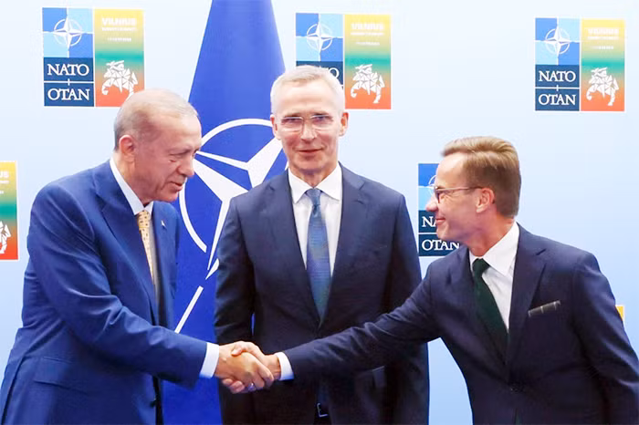 Ukraine “chiếm sóng” Hội nghị Thượng đỉnh NATO -0