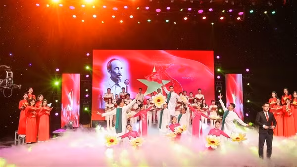 Tưng bừng Liên hoan nghệ thuật quần chúng Cục Truyền thông CAND lần thứ Nhất