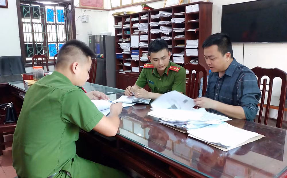 Giải quyết mâu thuẫn bằng mã tấu, bom xăng -0