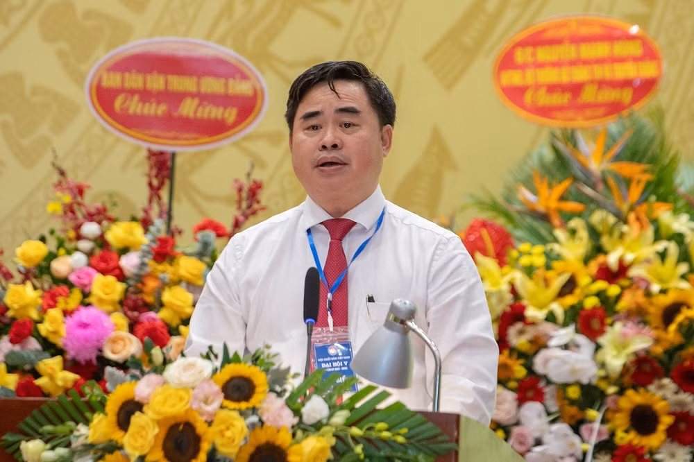 Xây dựng ngành xuất bản thành một ngành kinh tế-công nghệ phát triển toàn diện, vững chắc -0