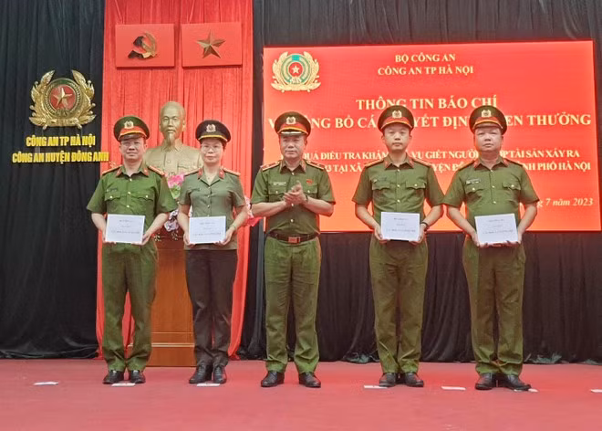 Lãnh đạo Bộ Công an và Thành phố khen thưởng chiến công xuất sắc của Công an Hà Nội -0