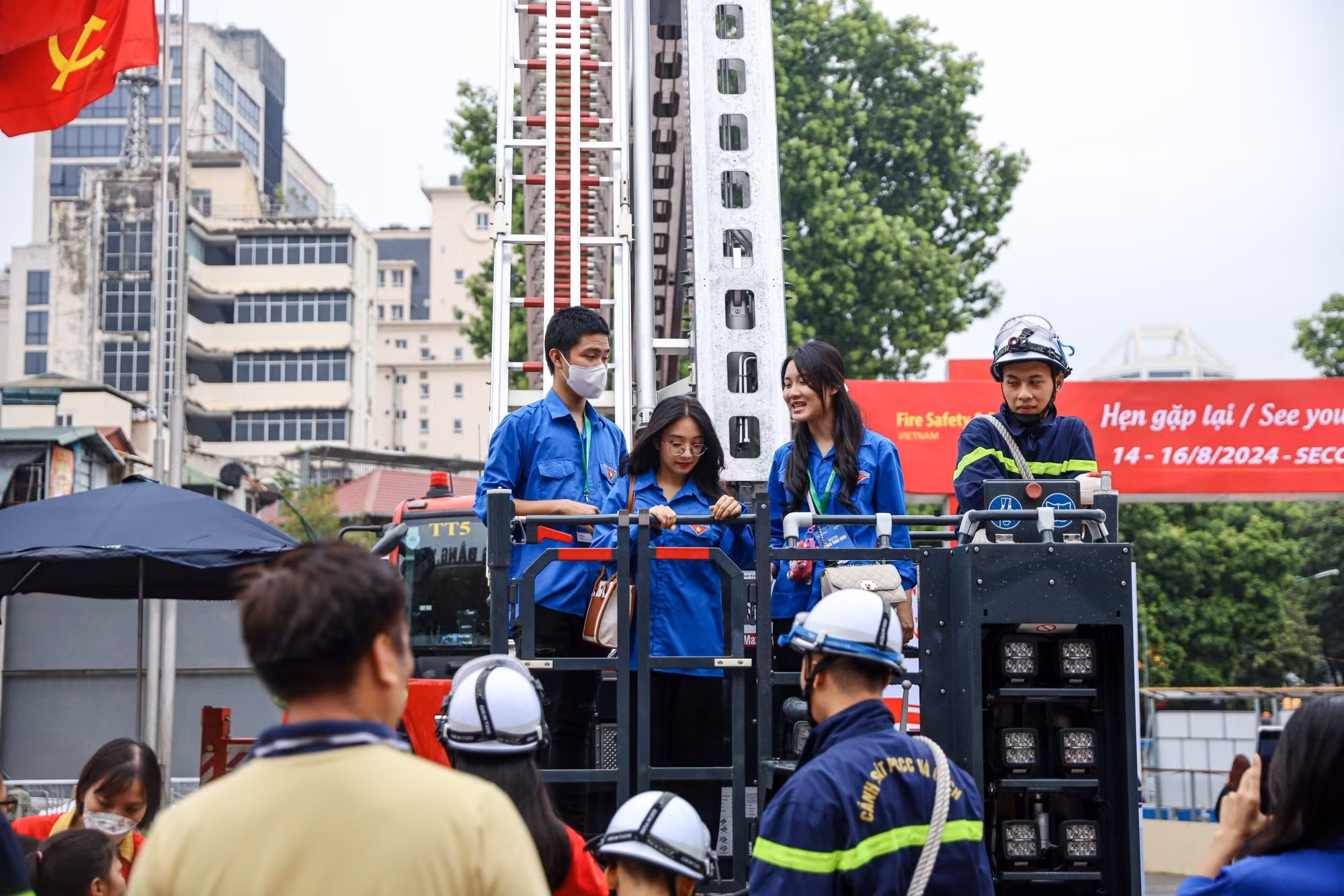 450 gian hàng về phòng cháy, chữa cháy, cứu nạn, cứu hộ được trưng bày tại triển lãm -0
