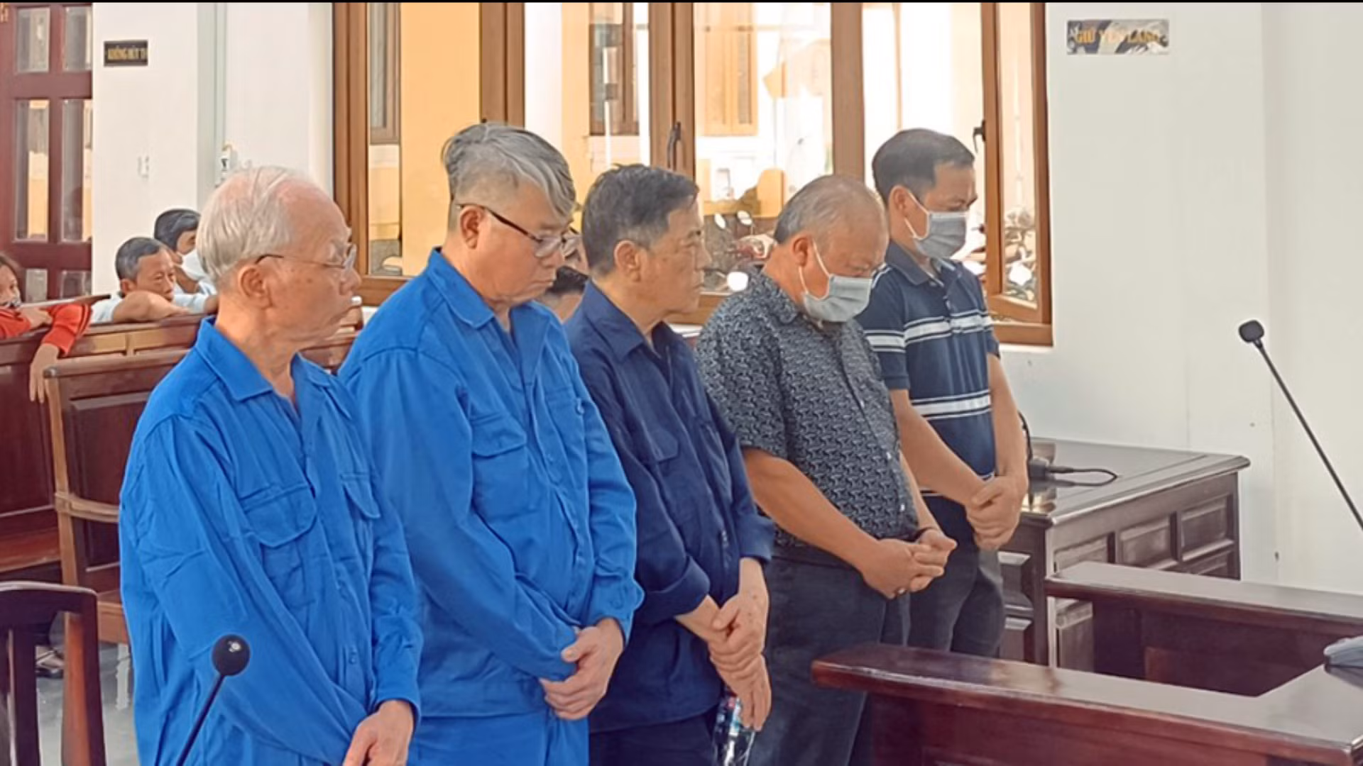 Phạt tù nhóm bị cáo quản lý, điều hạnh Quỹ tín dụng nhân dân -0