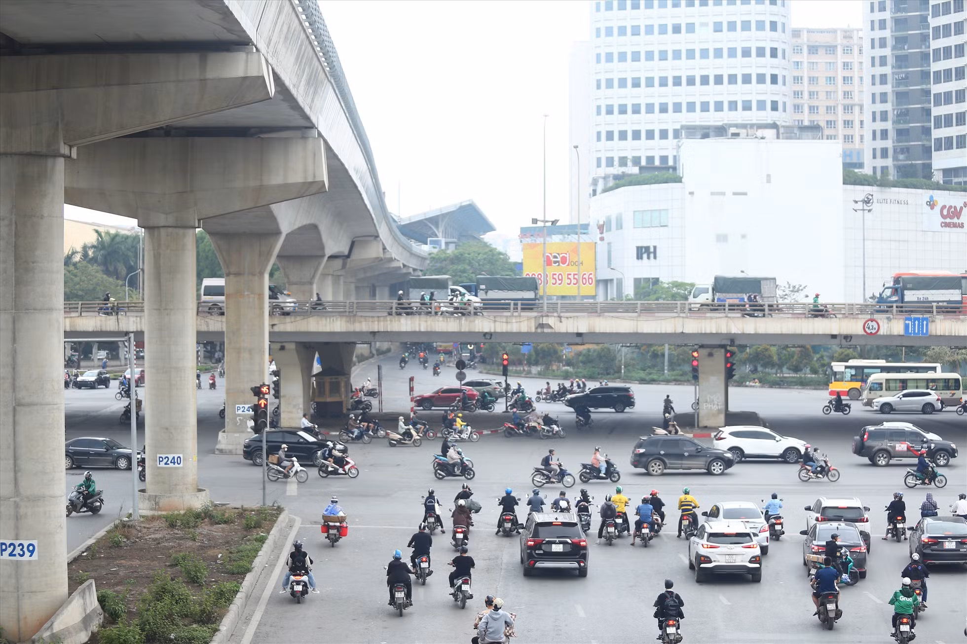 Hà Nội tổ chức lại giao thông quanh nút giao Mai Dịch để hạn chế ùn tắc -0
