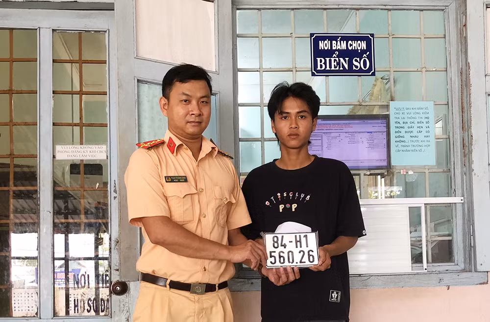 Hiệu quả từ việc phân cấp đăng ký xe cho Công an cấp huyện và xã ở Trà Vinh -0