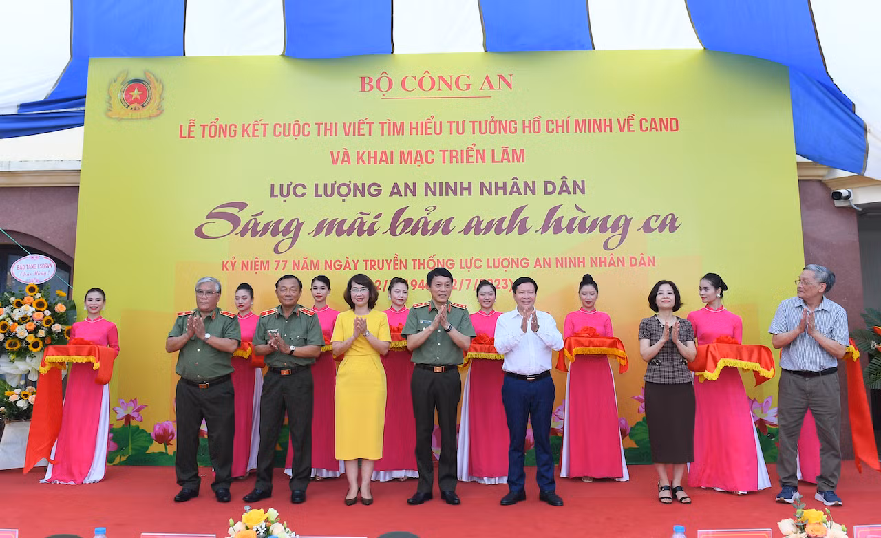 Trao giải cuộc thi tìm hiểu tư tưởng Hồ Chí Minh về CAND và triển lãm về lực lượng An ninh nhân dân -0
