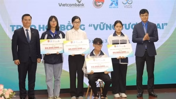 600 suất học bổng “Vững tương lai”&nbsp; tiếp sức học sinh, sinh viên Việt Nam