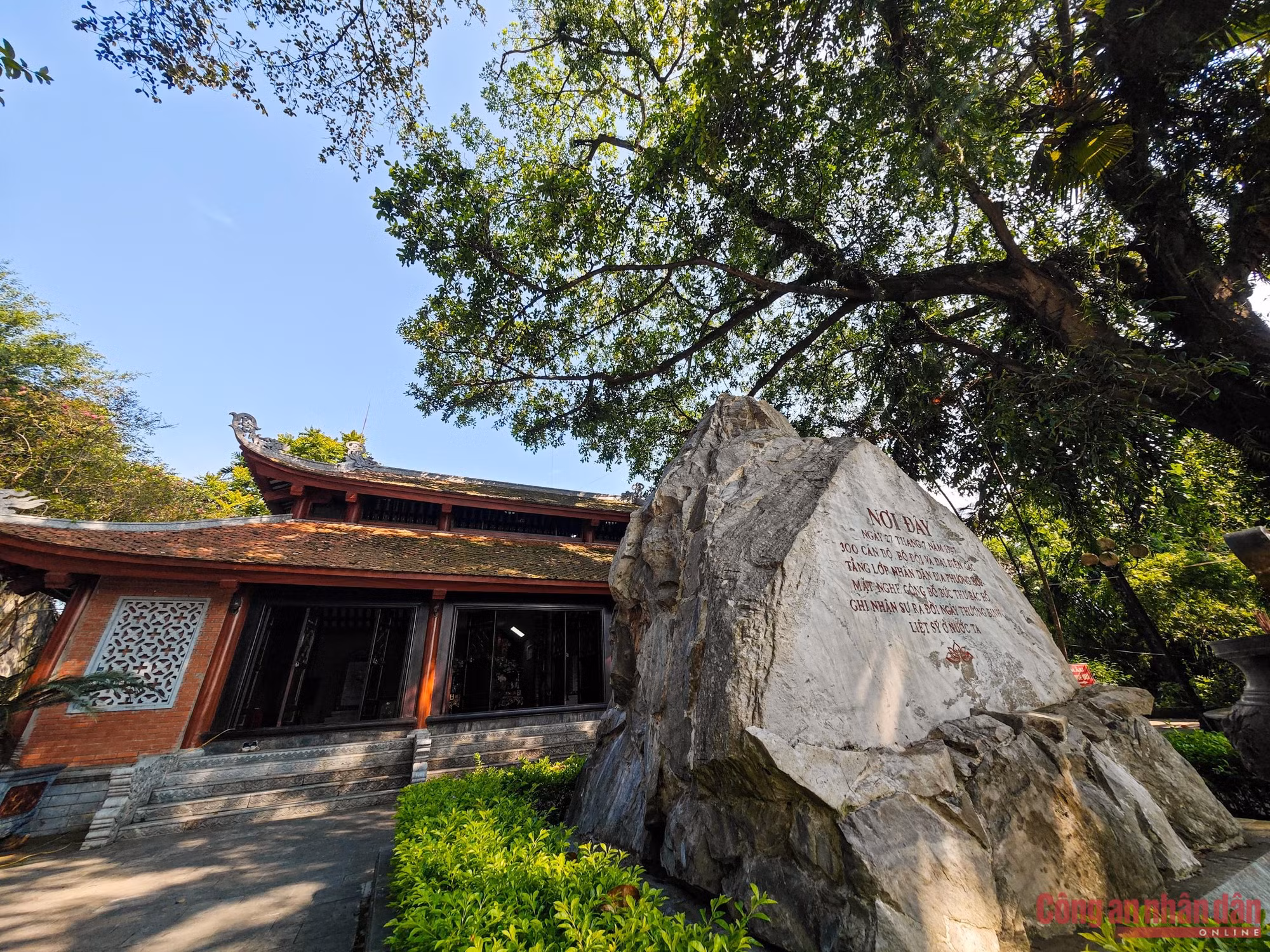 Không bao giờ quên những cống hiến, hi sinh của các liệt sĩ ảnh 4 b.jpg -0