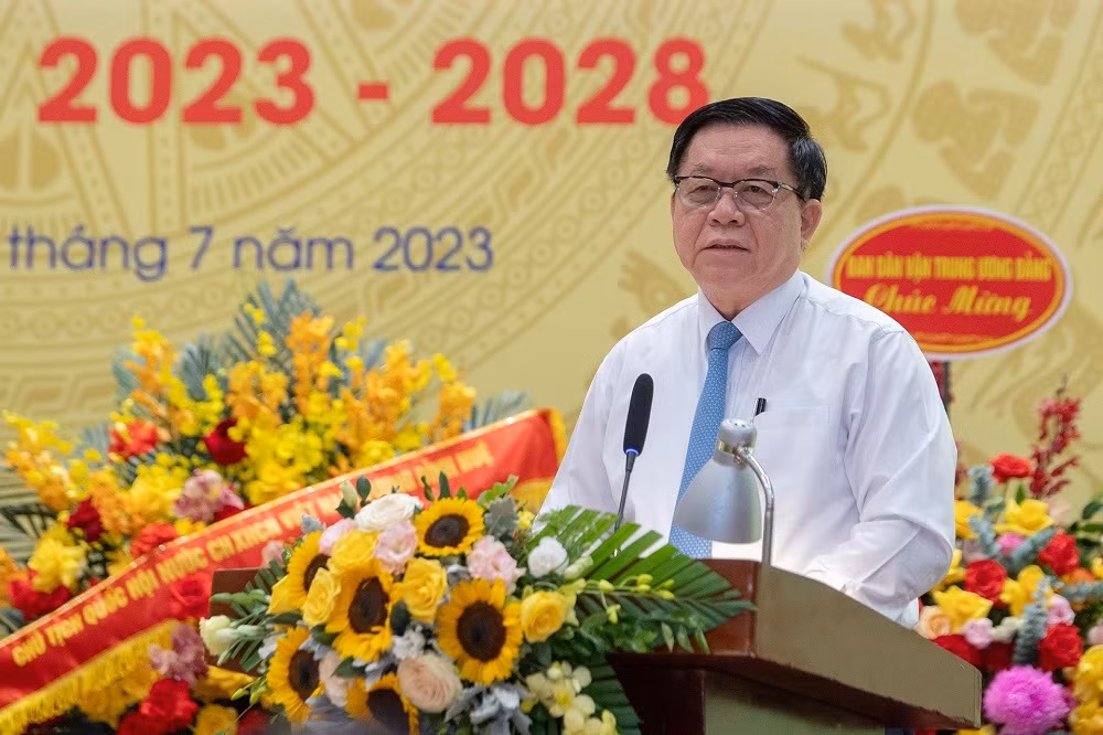 Xây dựng ngành xuất bản thành một ngành kinh tế-công nghệ phát triển toàn diện, vững chắc -0