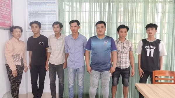 Làm rõ hành vi cố ý gây thương tích của ba mẹ con