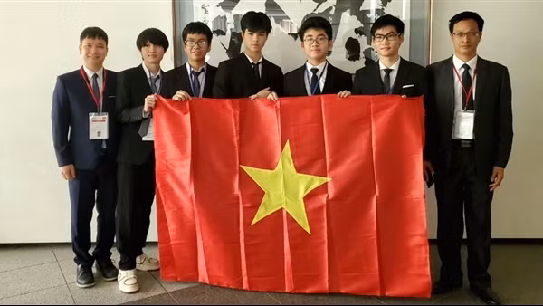 Cả 5 học sinh Việt Nam giành 5 huy chương Olympic Vật lý quốc tế 2023