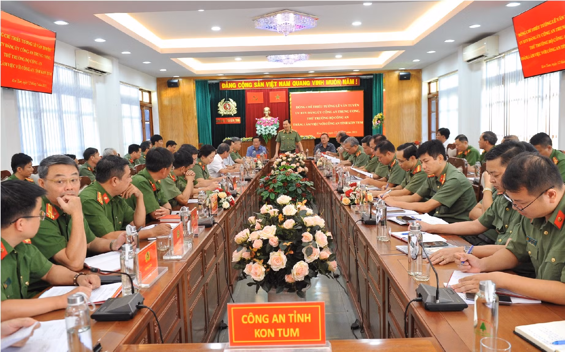 Thứ trưởng Lê Văn Tuyến làm việc Công an tỉnh Kon Tum -0