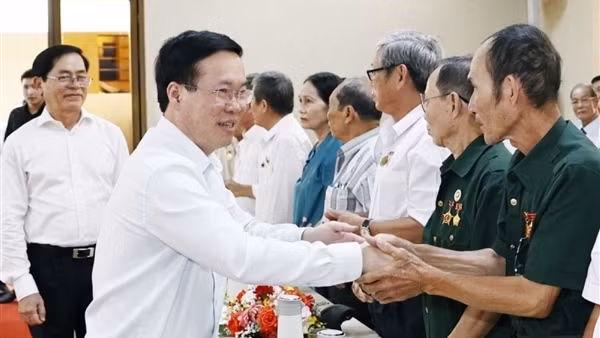 Chủ tịch nước Võ Văn Thưởng gặp mặt các cựu tù chính trị Côn Đảo