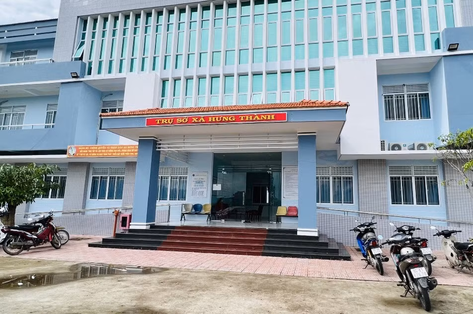 Cựu Bí thư xã bị khởi tố, Chủ tịch xã xin nghỉ việc -0