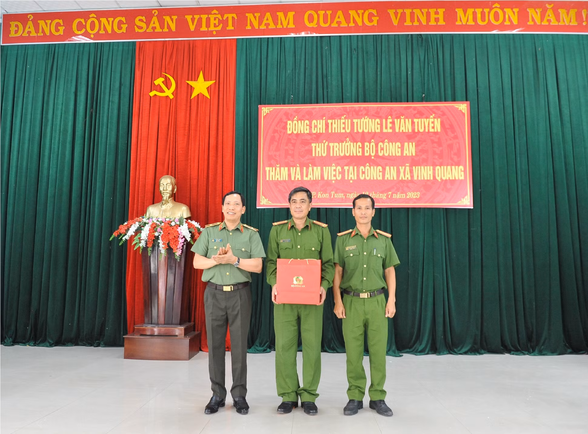 Thứ trưởng Lê Văn Tuyến làm việc Công an tỉnh Kon Tum -0