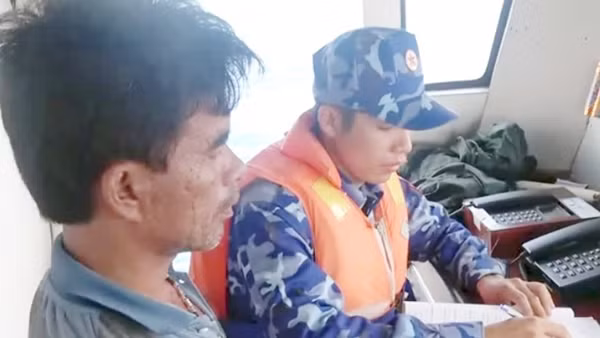 Bắt quả tang tàu chở 250.000 lít dầu DO không rõ nguồn gốc