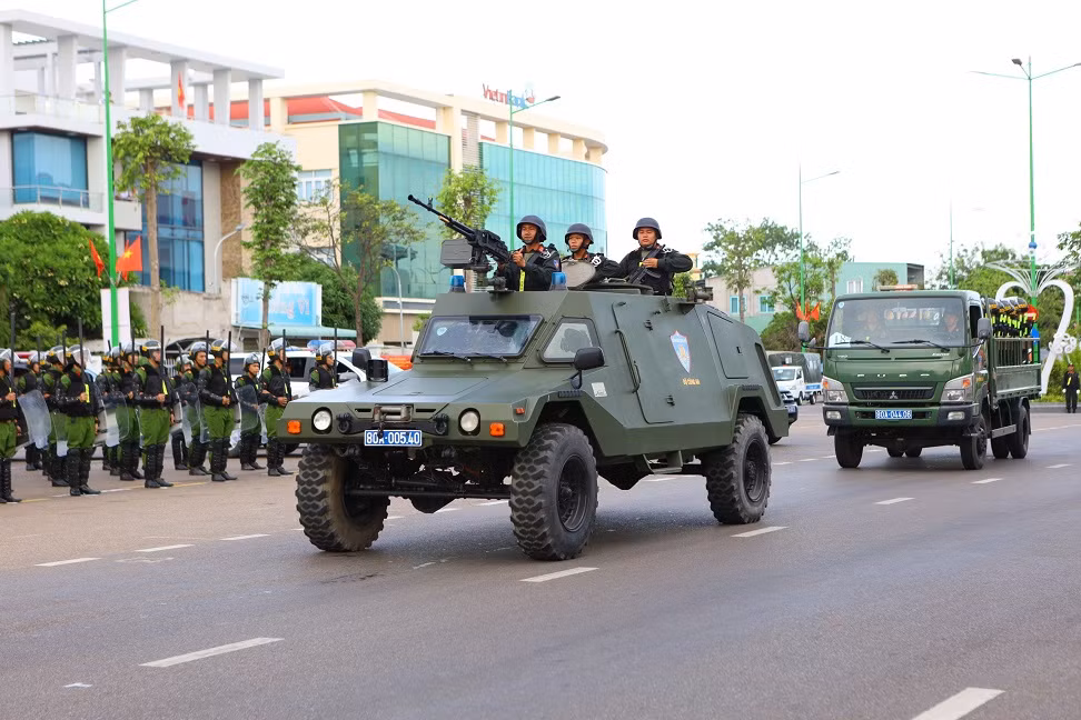 Công an Bình Thuận ra quân 