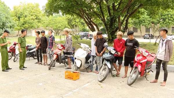 Xử lý nhóm thanh thiếu niên tụ tập gây rối trật tự công cộng