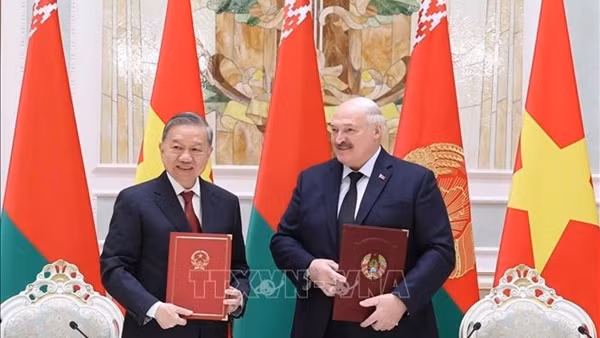 Tuyên bố chung về việc thiết lập quan hệ Đối tác Chiến lược giữa Việt Nam và Belarus