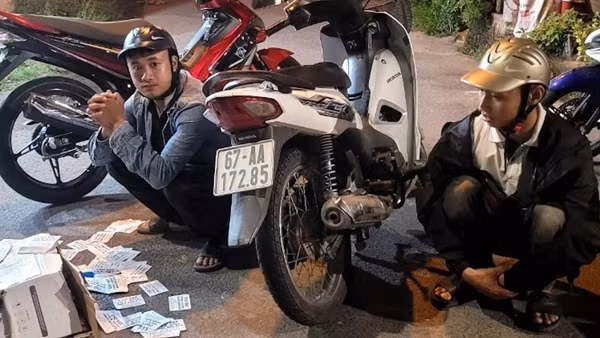 Thanh niên hai lần bị bắt quả tang về hành vi rải tờ rơi cho vay “tín dụng đen”